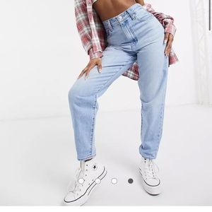 Levi's Ribcage straight leg ankle grazer jeans in bleach wash